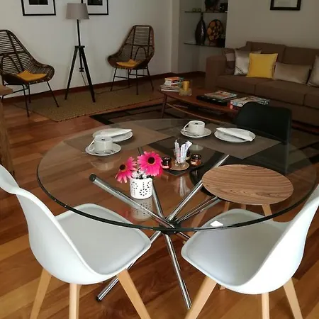 Door 12 Couette-café *