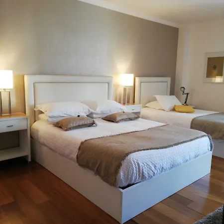 Bed and breakfast Door 12 *